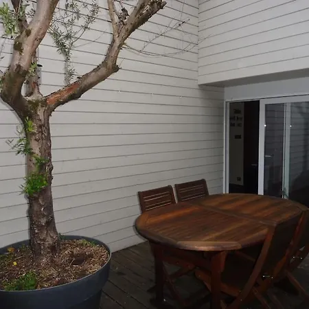 Agreable Maison De Ville, Proche Du Centre فيشي