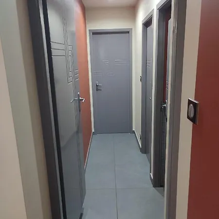 Agreable Maison De Ville, Proche Du Centre بيت للعطل